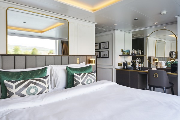 Riverside Luxury Cruises DEBUSSY BACH RAVEL Seahorse and Riverside Suite - Ian Schemper Photography 0.jpg